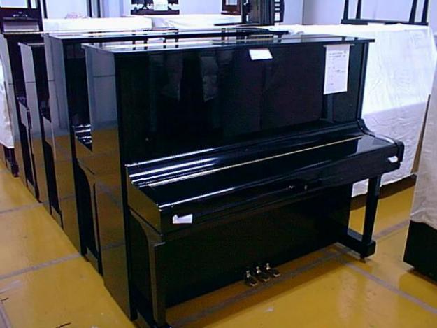 Piano cu Yamaha U3G