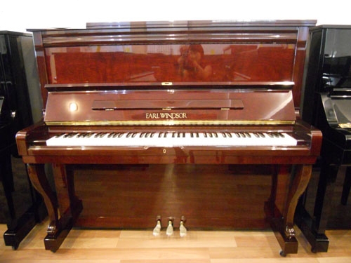 Piano cơ EARL WINDSOR W113
