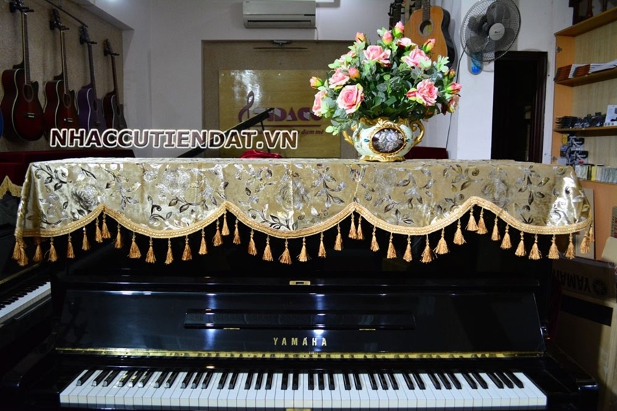 Khăn phủ đàn Piano vàng thêu hoa - U102