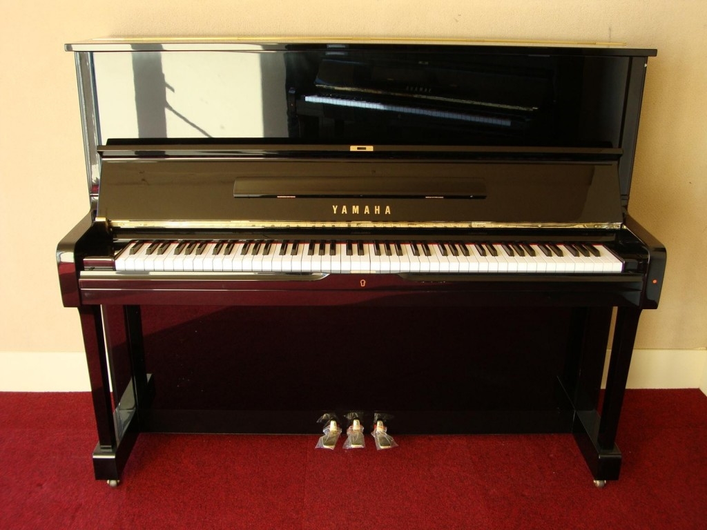 Đàn Piano cơ Yamaha U2H