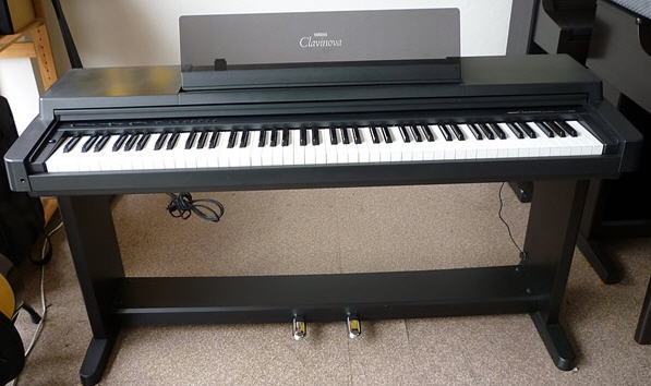 Đàn Piano điện cũ Yamaha CLP 550