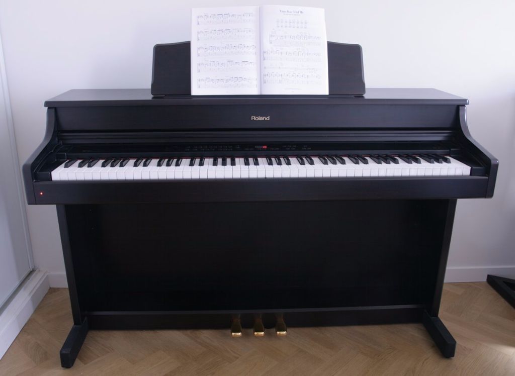 Roland HP-337 Digital Piano